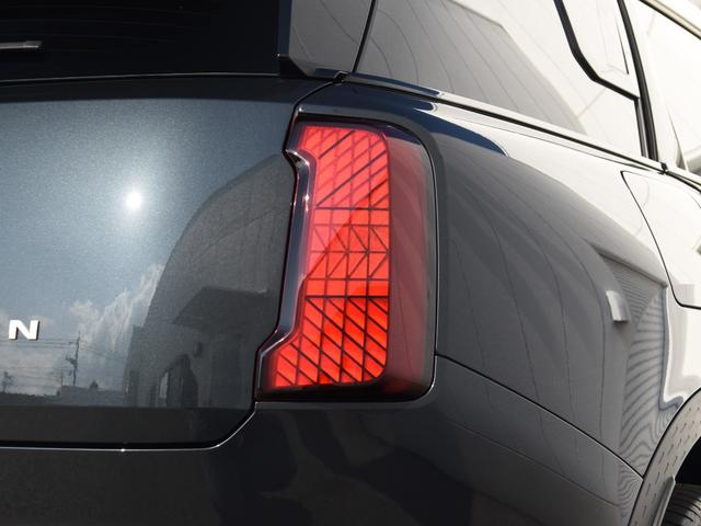 MINI カントリーマンD フェイバリット・トリム フェイバードトリム Mパッケージ OP20インチAW ステア&シートヒーター ドライビングアシストプロ パークアシストプラス ハーマンカードン ヘッドアップディスプレイ ワイヤレスチャージ(20枚目)