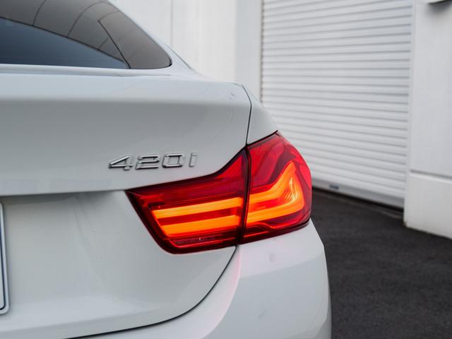 ４シリーズ ４２０ｉ　ｘＤｒｉｖｅグランクーペ　Ｍスポーツ　四輪駆動　シートヒーター　アクティブクルーズコントロール　レーンチェンジワーニング　ＨＤＤナビ　地デジ　Ｂカメラ　ＰＤＣ　アダプティブＬＥＤヘッドライト　コンフォートアクセス　ミラー内蔵ＥＴＣ　ＳＯＳ（23枚目）