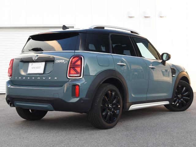 ＭＩＮＩ クーパーＤ　クロスオーバー　クラシック・トリム　ハーフ革　シートヒーター　オートトランク　アダプティブクルーズコントロール　ドライビングアシスト　パークアシスト　ワイヤレスチャージ　ＬＥＤヘッドライト　コンフォートアクセス（2枚目）