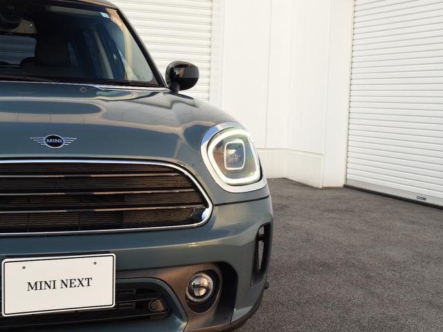 ＭＩＮＩ クーパーＤ　クロスオーバー　クラシック・トリム　ハーフ革　シートヒーター　オートトランク　アダプティブクルーズコントロール　ドライビングアシスト　パークアシスト　ワイヤレスチャージ　ＬＥＤヘッドライト　コンフォートアクセス（9枚目）