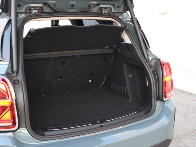 ＭＩＮＩ クーパーＤ　クロスオーバー　クラシック・トリム　ハーフ革　シートヒーター　オートトランク　アダプティブクルーズコントロール　ドライビングアシスト　パークアシスト　ワイヤレスチャージ　ＬＥＤヘッドライト　コンフォートアクセス（23枚目）