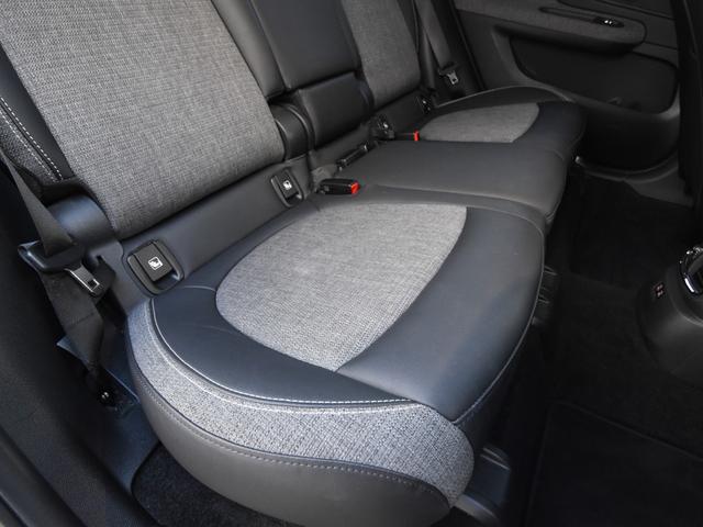 ＭＩＮＩ クーパーＤ　クロスオーバー　クラシック・トリム　ハーフ革　シートヒーター　オートトランク　アダプティブクルーズコントロール　ドライビングアシスト　パークアシスト　ワイヤレスチャージ　ＬＥＤヘッドライト　コンフォートアクセス（28枚目）