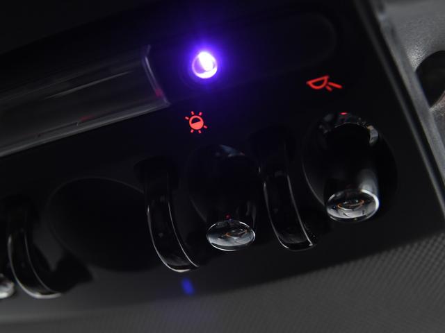 ＭＩＮＩ クーパーＤ　クロスオーバー　クラシック・トリム　ハーフ革　シートヒーター　オートトランク　アダプティブクルーズコントロール　ドライビングアシスト　パークアシスト　ワイヤレスチャージ　ＬＥＤヘッドライト　コンフォートアクセス（72枚目）