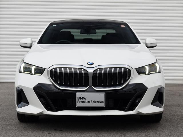5シリーズ 523d xDrive Mスポーツ 弊社デモカー 電動パノラマルーフ harman/kardon アダプティブサス アイコニックグロー 前後シートヒーター ランバーサポート ドライビングアシストプロ パークアシストプロ オートトランク(10枚目)