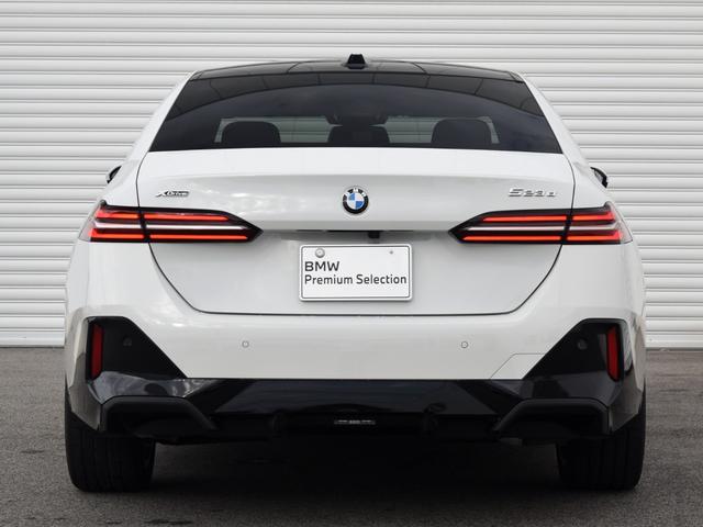 5シリーズ 523d xDrive Mスポーツ 弊社デモカー 電動パノラマルーフ harman/kardon アダプティブサス アイコニックグロー 前後シートヒーター ランバーサポート ドライビングアシストプロ パークアシストプロ オートトランク(11枚目)