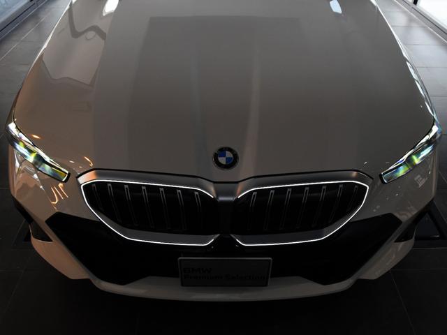 5シリーズ 523d xDrive Mスポーツ 弊社デモカー 電動パノラマルーフ harman/kardon アダプティブサス アイコニックグロー 前後シートヒーター ランバーサポート ドライビングアシストプロ パークアシストプロ オートトランク(17枚目)