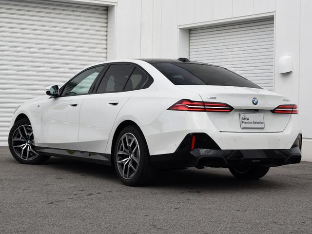 5シリーズ 523d xDrive Mスポーツ 弊社デモカー 電動パノラマルーフ harman/kardon アダプティブサス アイコニックグロー 前後シートヒーター ランバーサポート ドライビングアシストプロ パークアシストプロ オートトランク(19枚目)