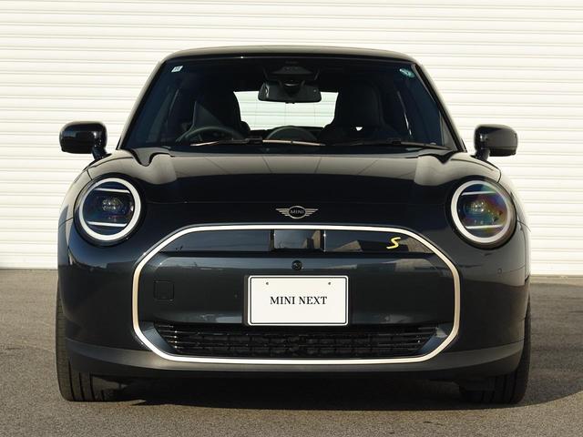 ＭＩＮＩ クーパーＳＥ　フェイバリット・トリム　フェイバードトリム　ステア＆シートヒーター　ヘッドアップディスプレイ　ドライビングアシストプラス　パークアシストプラス　ハイビームアシスト　ＨＤＤナビＡＲ　コンフォートアクセス　ＥＴＣ（10枚目）