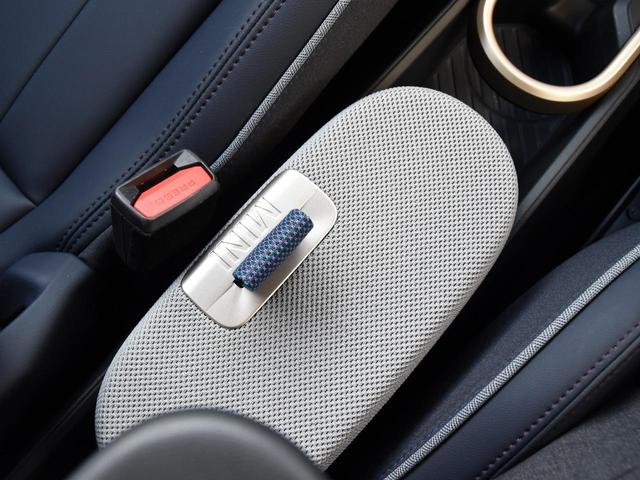 ＭＩＮＩ クーパーＳＥ　フェイバリット・トリム　フェイバードトリム　ステア＆シートヒーター　ヘッドアップディスプレイ　ドライビングアシストプラス　パークアシストプラス　ハイビームアシスト　ＨＤＤナビＡＲ　コンフォートアクセス　ＥＴＣ（34枚目）