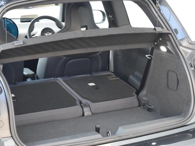 ＭＩＮＩ クーパーＳＥ　フェイバリット・トリム　フェイバードトリム　ステア＆シートヒーター　ヘッドアップディスプレイ　ドライビングアシストプラス　パークアシストプラス　ハイビームアシスト　ＨＤＤナビＡＲ　コンフォートアクセス　ＥＴＣ（69枚目）