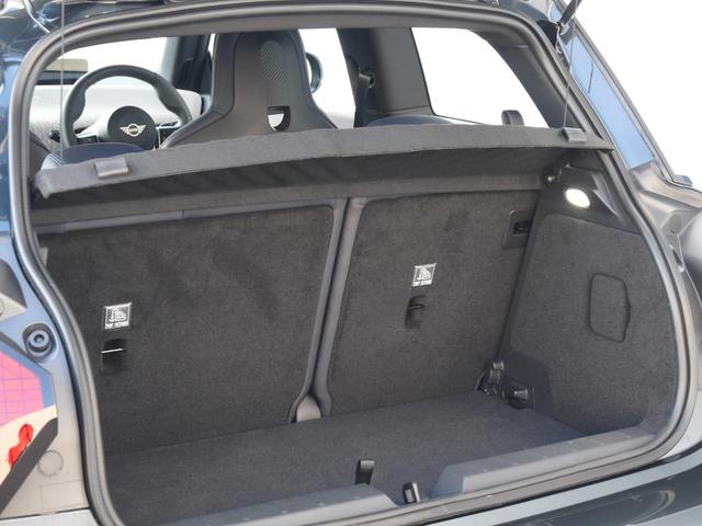 ＭＩＮＩ クーパーＳＥ　フェイバリット・トリム　フェイバードトリム　ステア＆シートヒーター　ヘッドアップディスプレイ　ドライビングアシストプラス　パークアシストプラス　ハイビームアシスト　ＨＤＤナビＡＲ　コンフォートアクセス　ＥＴＣ（70枚目）