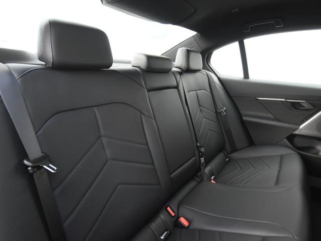 ５シリーズ ５２３ｉ　Ｍスポーツ　弊社デモカー　アダプティブサス　オートトランク　アイコニックグロー　ウッドトリム　前後シートヒーター　ドライビングアシストプロ　パークアシストプロ　ナビ　地デジ　ワイヤレスチャージ　アラームシステム（70枚目）