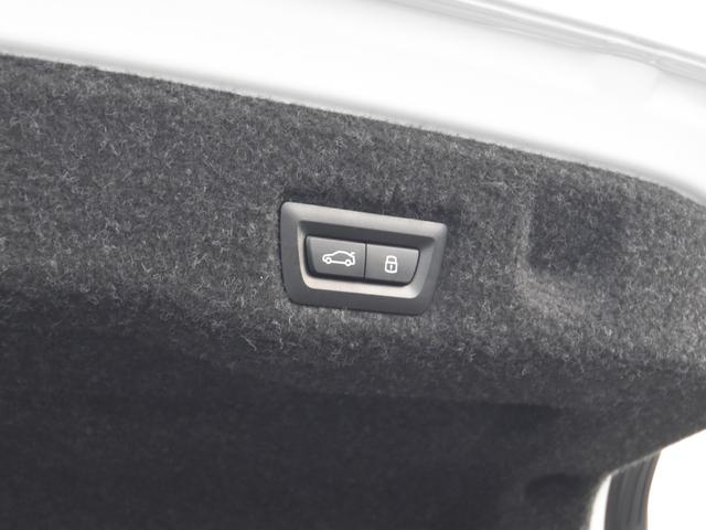 ５シリーズ ５２３ｉ　Ｍスポーツ　弊社デモカー　アダプティブサス　オートトランク　アイコニックグロー　ウッドトリム　前後シートヒーター　ドライビングアシストプロ　パークアシストプロ　ナビ　地デジ　ワイヤレスチャージ　アラームシステム（76枚目）