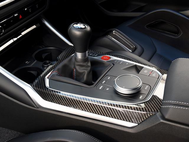 Ｍ２ ベースグレード　６速ＭＴ　Ｍレーストラックパッケージ　１９／２０インチＡＷ　　コンパウンドブレーキ　レッドキャリパー　カーボン　ルーフ　トリム　バケットシート　黒革メリノＦヒーター　アダプティブＭサス　Ｍシートベルト（4枚目）