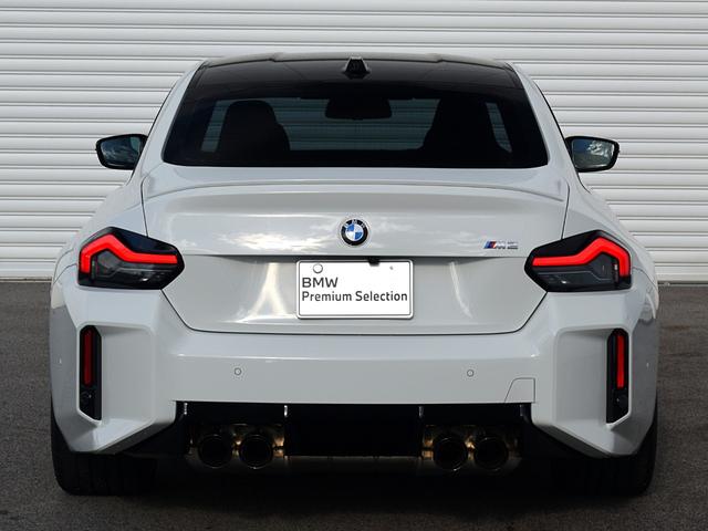 Ｍ２ ベースグレード　６速ＭＴ　Ｍレーストラックパッケージ　１９／２０インチＡＷ　　コンパウンドブレーキ　レッドキャリパー　カーボン　ルーフ　トリム　バケットシート　黒革メリノＦヒーター　アダプティブＭサス　Ｍシートベルト（10枚目）