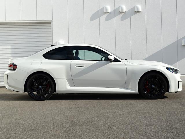 Ｍ２ ベースグレード　６速ＭＴ　Ｍレーストラックパッケージ　１９／２０インチＡＷ　　コンパウンドブレーキ　レッドキャリパー　カーボン　ルーフ　トリム　バケットシート　黒革メリノＦヒーター　アダプティブＭサス　Ｍシートベルト（13枚目）