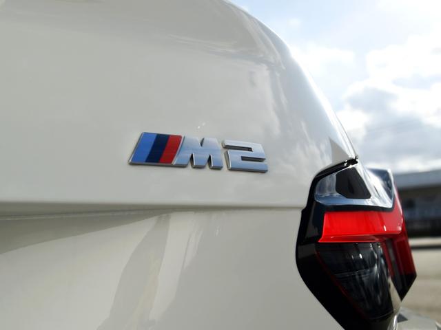 Ｍ２ ベースグレード　６速ＭＴ　Ｍレーストラックパッケージ　１９／２０インチＡＷ　　コンパウンドブレーキ　レッドキャリパー　カーボン　ルーフ　トリム　バケットシート　黒革メリノＦヒーター　アダプティブＭサス　Ｍシートベルト（18枚目）