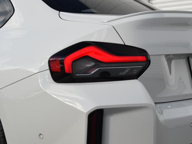 Ｍ２ ベースグレード　６速ＭＴ　Ｍレーストラックパッケージ　１９／２０インチＡＷ　　コンパウンドブレーキ　レッドキャリパー　カーボン　ルーフ　トリム　バケットシート　黒革メリノＦヒーター　アダプティブＭサス　Ｍシートベルト（24枚目）