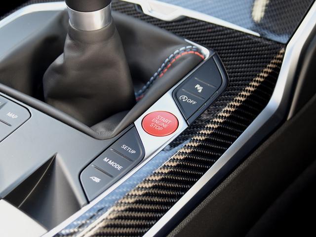 Ｍ２ ベースグレード　６速ＭＴ　Ｍレーストラックパッケージ　１９／２０インチＡＷ　　コンパウンドブレーキ　レッドキャリパー　カーボン　ルーフ　トリム　バケットシート　黒革メリノＦヒーター　アダプティブＭサス　Ｍシートベルト（51枚目）