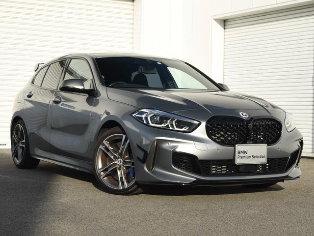 1シリーズ M135i xDrive Mパフォーマンスエアロ アクティブクルコン 純正AW Mスポーツブレーキ Mスポーツサス Mレザーステアリング シートヒーター ランバーサポート オートトランク(8枚目)