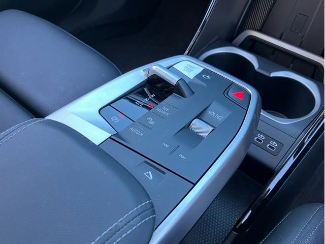 X1 xDrive 20d xライン ハイラインパッケージ 弊社下取 ワンオーナー 黒革 ハイラインパッケージ インテリアカメラ ヘッドアップディスプレイ 電動シート 18インチホイール(9枚目)
