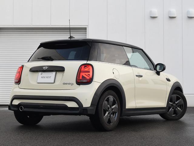 ＭＩＮＩ クーパーＤ　クラシック・トリム　Ａｐｐｌｅ　Ｃａｒｐｌａｙ　アダプティヴクルーズコントロール　　コンフォートアクセス　バックカメラ　ＰＤＣ　ドライビングモード　Ｄｒｉｖｉｎｇ　ａｓｓｉｓｔ（2枚目）