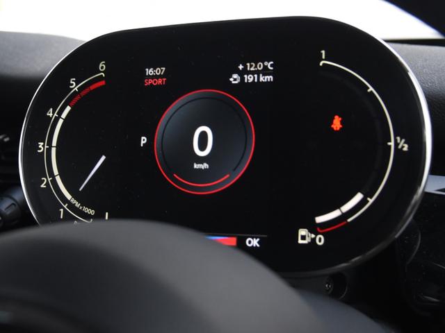 ＭＩＮＩ クーパーＤ　クラシック・トリム　Ａｐｐｌｅ　Ｃａｒｐｌａｙ　アダプティヴクルーズコントロール　　コンフォートアクセス　バックカメラ　ＰＤＣ　ドライビングモード　Ｄｒｉｖｉｎｇ　ａｓｓｉｓｔ（14枚目）