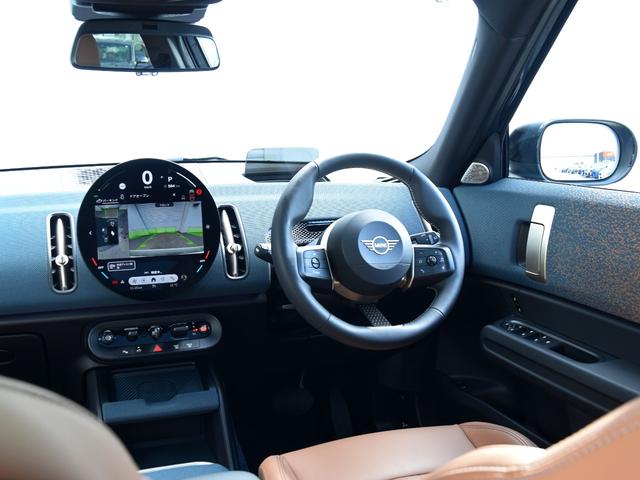 MINI カントリーマンSオール4 フェイバリット・トリム Favoured Trim Mパッケージ サンルーフ Harman/Kardonスピーカー ヘッドアップディスプレイ シートヒーター ARナビ パークアシストプラス ドライビングアシストプロ(3枚目)