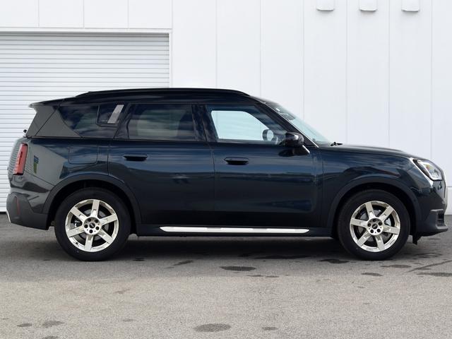 MINI カントリーマンSオール4 フェイバリット・トリム Favoured Trim Mパッケージ サンルーフ Harman/Kardonスピーカー ヘッドアップディスプレイ シートヒーター ARナビ パークアシストプラス ドライビングアシストプロ(10枚目)