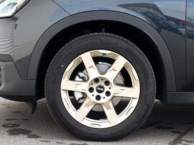 MINI カントリーマンSオール4 フェイバリット・トリム Favoured Trim Mパッケージ サンルーフ Harman/Kardonスピーカー ヘッドアップディスプレイ シートヒーター ARナビ パークアシストプラス ドライビングアシストプロ(20枚目)