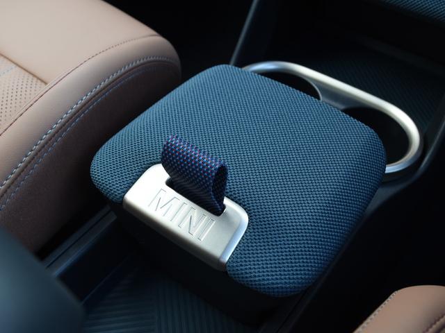 MINI カントリーマンSオール4 フェイバリット・トリム Favoured Trim Mパッケージ サンルーフ Harman/Kardonスピーカー ヘッドアップディスプレイ シートヒーター ARナビ パークアシストプラス ドライビングアシストプロ(55枚目)