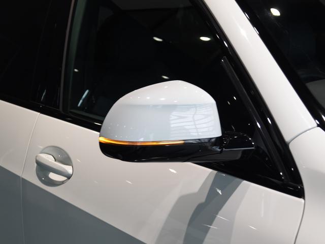 Ｘ５ ｘＤｒｉｖｅ　３５ｄ　Ｍスポーツ　電動パノラマルーフ　純正２１ＡＷ　アダプティブＭサス　黒革　前後シートヒーター　ソフトクローズ　ヘッドアップディスプレイ　ドライビングアシストプロ　パークアシストプラス　冷温ドリンクホルダー　地デジ（21枚目）