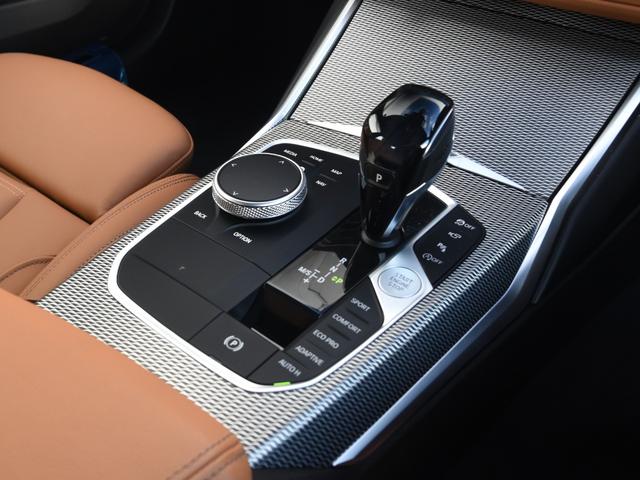 ３シリーズ Ｍ３４０ｉ　ｘＤｒｉｖｅ　茶革　シートヒーター　ランバーサポート　ｈａｒｍａｎ／ｋａｒｄｏｎ　アダプティブＭサス　１９ＡＷ　ヘッドアップディスプレイ　レーザーライト　オートトランク　純正ナビ地デジ　パークアシストプラス（63枚目）