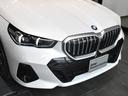 5シリーズ 523d xDrive Mスポーツ アダプティブLEDヘッドライト 純正AW コンフォートアクセス オートトランク ハーフ革 シートヒーター SOSコール ETC カーブドディスプレイ トップビュー アクティブクルーズコントロール(5枚目)