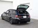 320d xDriveツーリング Mスポーツ 弊社デモカー 黒革 シートヒーター ランバーサポート ドライビングアシストプロ 渋滞アシスタント パークアシストプラス LEDヘッドライト ハイビームアシスト ワイヤレスチャージ Mスポーツサス(21枚目)