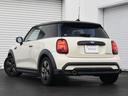 ＭＩＮＩ クーパーＤ　クラシック・トリム　Ａｐｐｌｅ　Ｃａｒｐｌａｙ　アダプティヴクルーズコントロール　　コンフォートアクセス　バックカメラ　ＰＤＣ　ドライビングモード　Ｄｒｉｖｉｎｇ　ａｓｓｉｓｔ（7枚目）