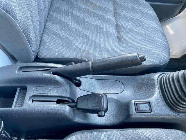 スクラムトラック 　４ＷＤ　軽トラック　ＭＴ（26枚目）