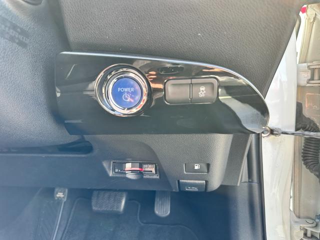 プリウス S 当社下取車 ナビ バックカメラ フルセグTV LEDヘッドライト オートライト Bluetooth接続 アルミホイール ETC 横滑り抑制装置 スマートキー スペアキー ルームクリーニング済み(4枚目)