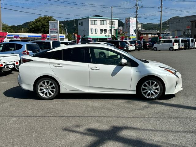 プリウス S 当社下取車 ナビ バックカメラ フルセグTV LEDヘッドライト オートライト Bluetooth接続 アルミホイール ETC 横滑り抑制装置 スマートキー スペアキー ルームクリーニング済み(12枚目)