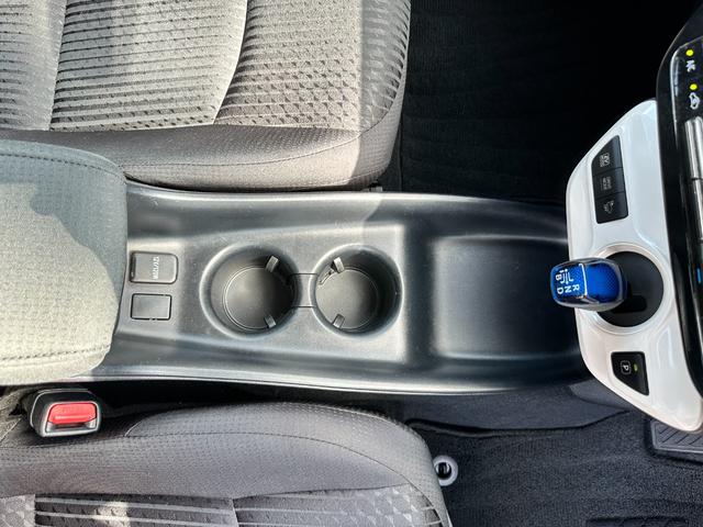 プリウス S 当社下取車 ナビ バックカメラ フルセグTV LEDヘッドライト オートライト Bluetooth接続 アルミホイール ETC 横滑り抑制装置 スマートキー スペアキー ルームクリーニング済み(35枚目)