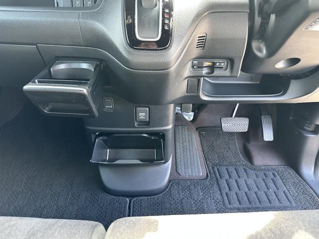 Ｎ－ＢＯＸカスタム Ｇ・Ｌホンダセンシング　ホンダセンシング　衝突軽減ブレーキ　車線逸脱抑制　オートライト　オートハイビーム　両側スライド片側電動スライドドア　横滑り抑制装置　ＬＥＤヘッドライト　ＬＥＤフォグライト　ルームクリーニング済み（41枚目）