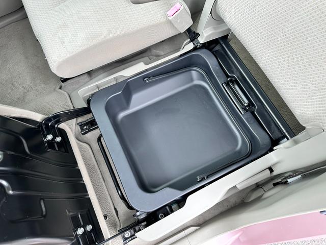 スペーシア G 当社下取車 両側スライドドア アイドリングストップ スマートキー プッシュスタートエンジンスイッチ アルミホイール オートエアコン CD USB入力 シートアンダートレー ルームクリーニング済み(19枚目)