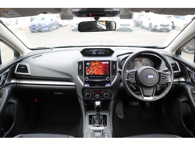 インプレッサスポーツ ２．０ｉ－Ｌ　ＥｙｅＳｉｇｈｔ　スバル認定中古車／アイサイト／禁煙車／ワンオーナー／８インチパナソニックナビ／電動格納ドアミラー／スマートキー／サイドカメラ／バックカメラ／１８インチ純正アルミホイール／シートリフター／ＶＤＣ／ＡＢＳ（3枚目）