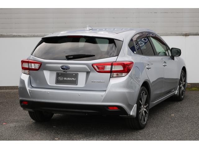 インプレッサスポーツ ２．０ｉ－Ｌ　ＥｙｅＳｉｇｈｔ　スバル認定中古車／アイサイト／禁煙車／ワンオーナー／８インチパナソニックナビ／電動格納ドアミラー／スマートキー／サイドカメラ／バックカメラ／１８インチ純正アルミホイール／シートリフター／ＶＤＣ／ＡＢＳ（12枚目）