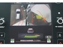 後ろの視界もサポート♪ハンドル操作に連動してガイドラインが動き、バック時の予測進路を表示し駐車をサポートします。(全周囲カメラ表示あり)