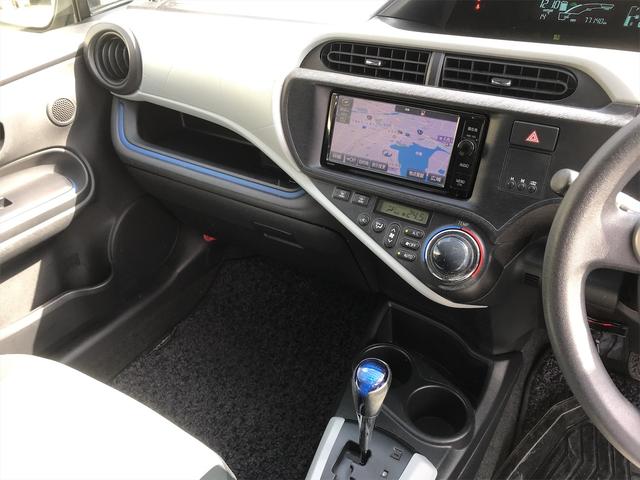 S ナビ フルセグTV バックカメラ DVD再生 Bluetooth機能 スマートキー シートヒーター ETC(4枚目)