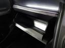 助手席前の大型のグローブボックス。ついつい何でも入れてしまいます。