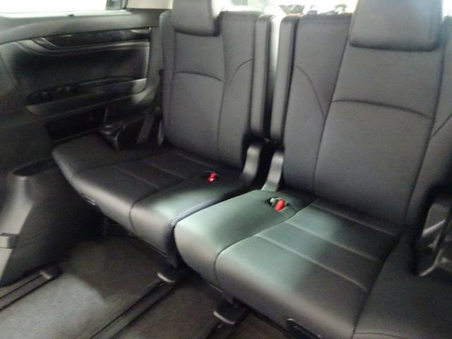 多彩なシートアレンジが可能で、楽しさ広がる３列シートです。