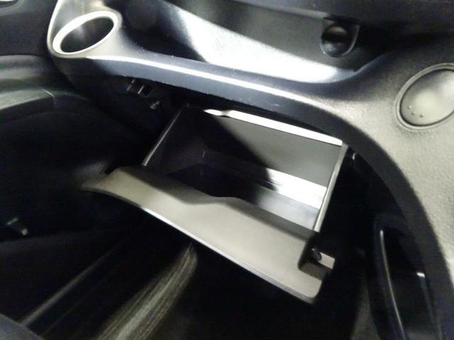 シエンタ G フルセグ メモリーナビ DVD再生 バックカメラ アイドリングストップ 衝突被害軽減システム オートマチックハイビーム プッシュスタート スマートキー 両側電動スライドドア LEDヘッドランプ(39枚目)