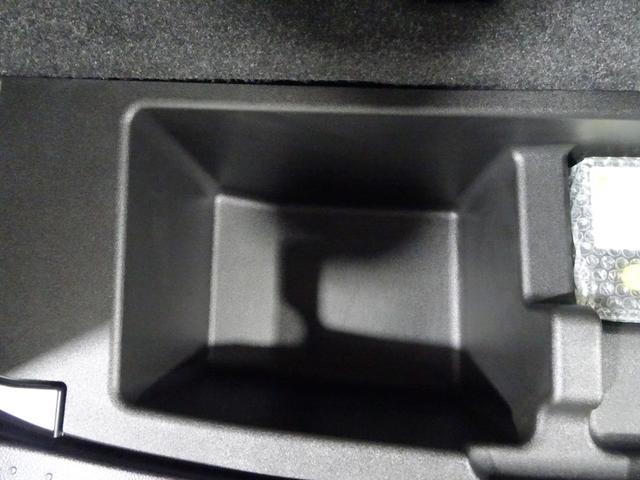 シエンタ G フルセグ メモリーナビ DVD再生 バックカメラ アイドリングストップ 衝突被害軽減システム オートマチックハイビーム プッシュスタート スマートキー 両側電動スライドドア LEDヘッドランプ(49枚目)